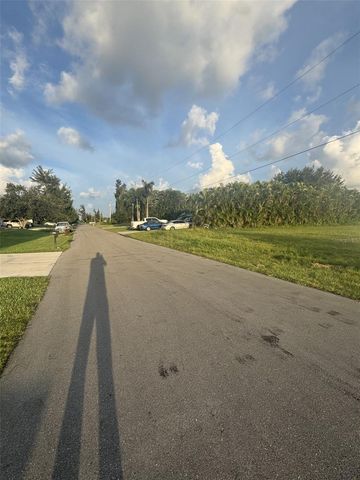 2724 NW 11TH STREET, Cape Coral, FL 33993