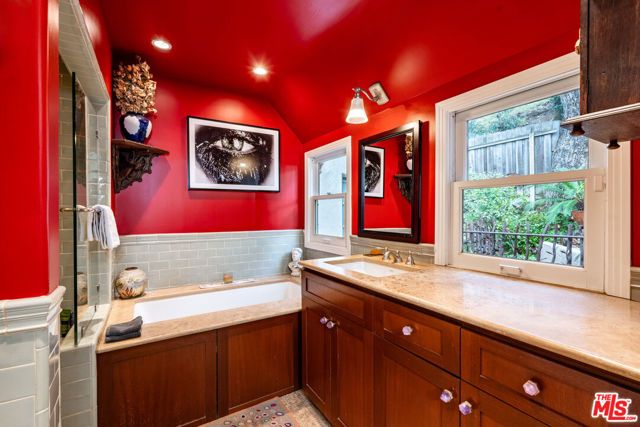 8066 Woodland Lane, Los Angeles, CA 90046