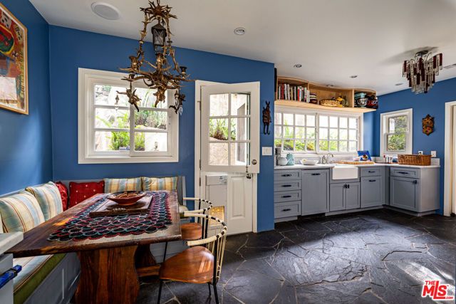 8066 Woodland Lane, Los Angeles, CA 90046