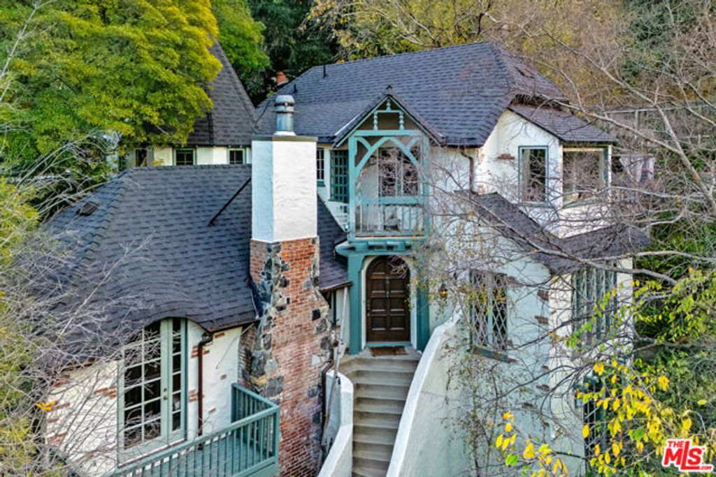 8066 Woodland Lane, Los Angeles, CA 90046