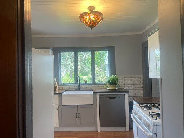 109 MILES Avenue, Girard, PA 16417