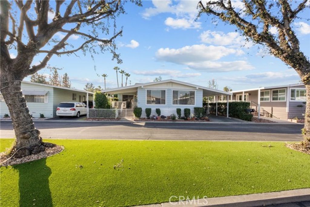 4095 Fruit Street 852, La Verne, CA 91750