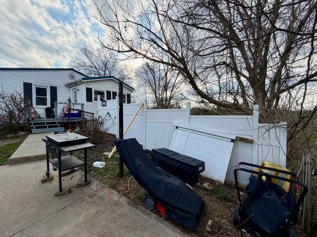 118 Corlis Avenue, Brooksville, KY 41004