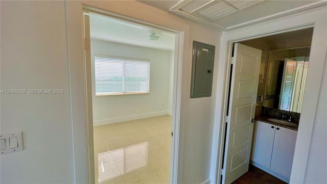 8227 Crespi Boulevard 4, Miami Beach, FL 33141