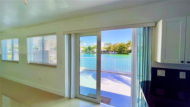 8227 Crespi Boulevard 4, Miami Beach, FL 33141