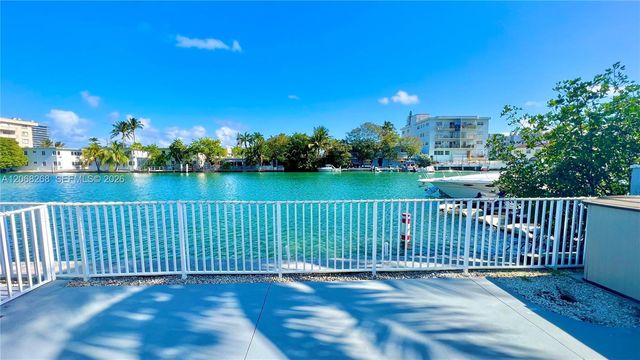 8227 Crespi Boulevard 4, Miami Beach, FL 33141