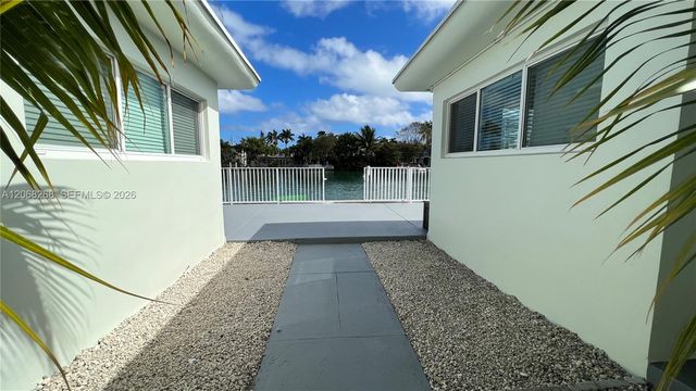 8227 Crespi Boulevard 4, Miami Beach, FL 33141