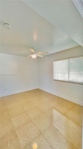 8227 Crespi Boulevard 4, Miami Beach, FL 33141