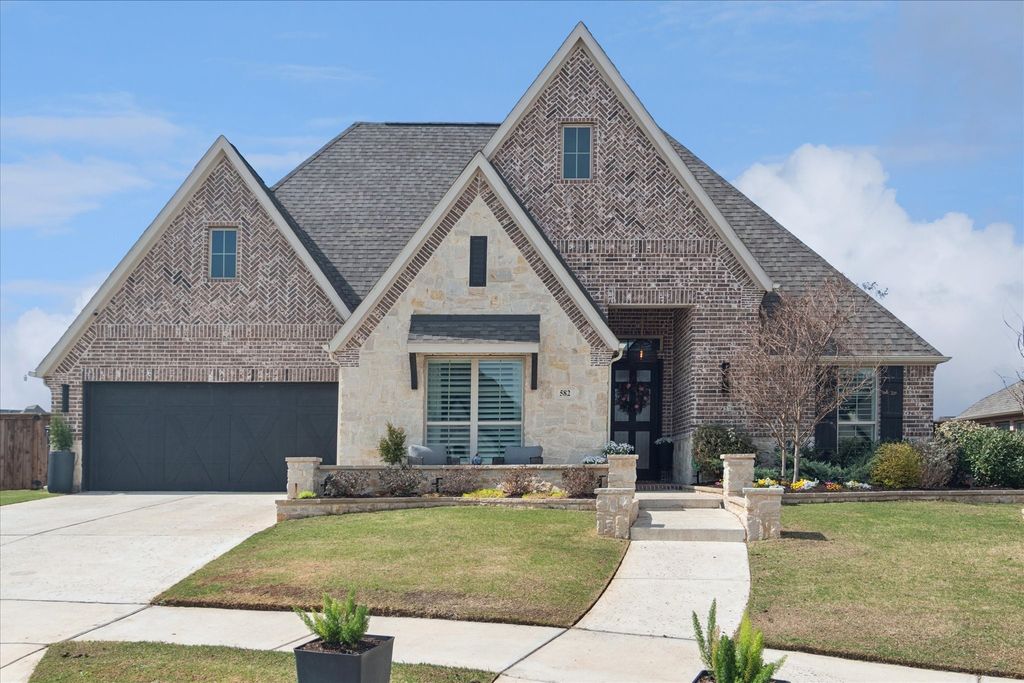 582 Broadleaf Way, Haslet, TX 76052