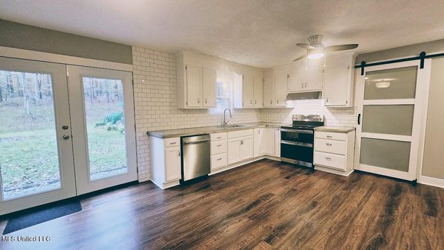 151 E Eagle Ridge Drive, Florence, MS 39073