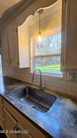 151 E Eagle Ridge Drive, Florence, MS 39073