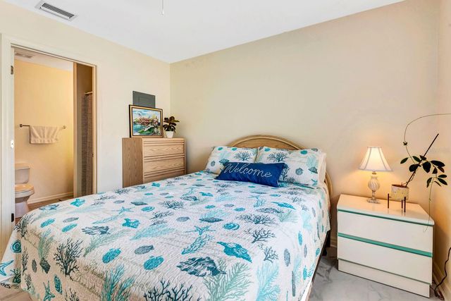 2409 AVENUE B, Bradenton Beach, FL 34217