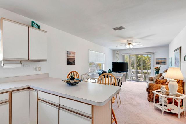 2409 AVENUE B, Bradenton Beach, FL 34217