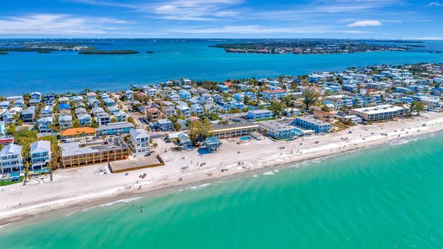 2409 AVENUE B, Bradenton Beach, FL 34217