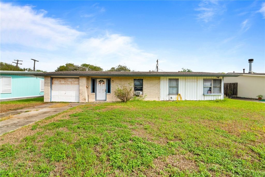 103 Magnolia Pl, Portland, TX 78374