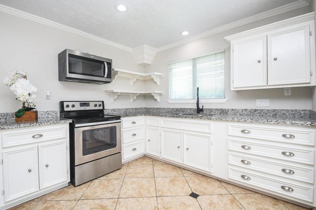 6906 Grant Drive, Richmond, TX 77469