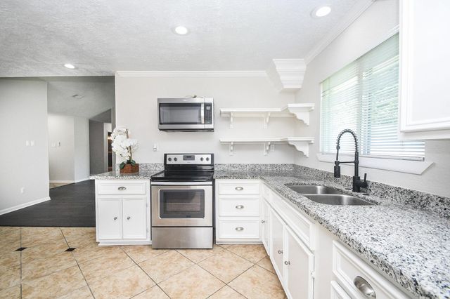 6906 Grant Drive, Richmond, TX 77469