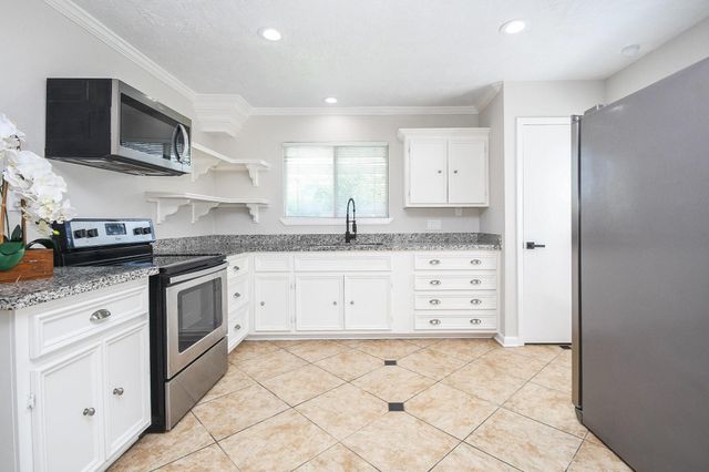 6906 Grant Drive, Richmond, TX 77469