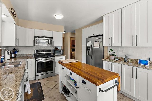 3286 Sandy Pt. Drive, Shelby Twp, MI 48316