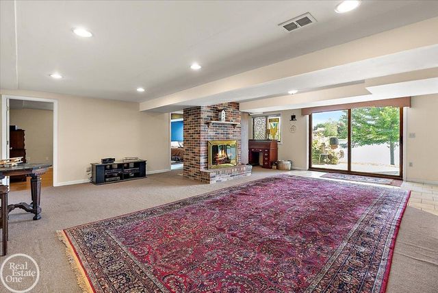3286 Sandy Pt. Drive, Shelby Twp, MI 48316