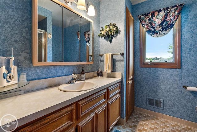 3286 Sandy Pt. Drive, Shelby Twp, MI 48316