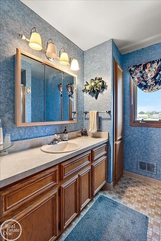 3286 Sandy Pt. Drive, Shelby Twp, MI 48316