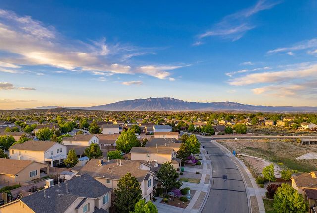 428 Peaceful Meadows Drive NE, Rio Rancho, NM 87144