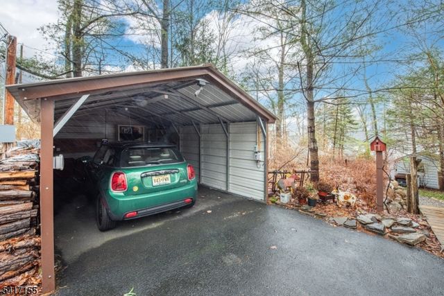 239 E Shore Lake Owassa Rd, Frankford Twp., NJ 07860