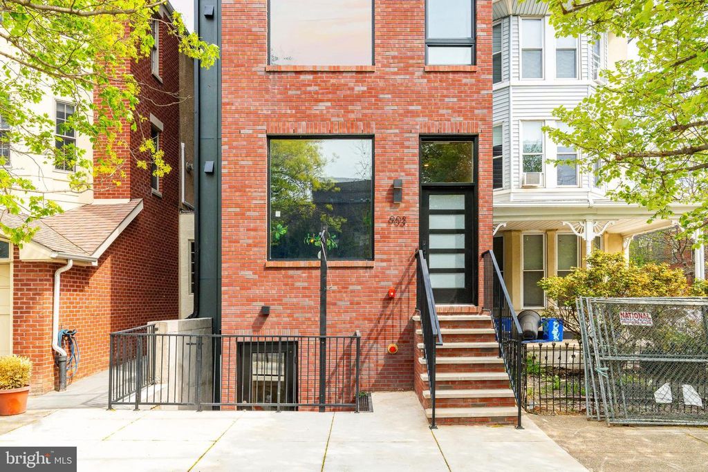 903 CORINTHIAN AVE #2, Philadelphia, PA 19130