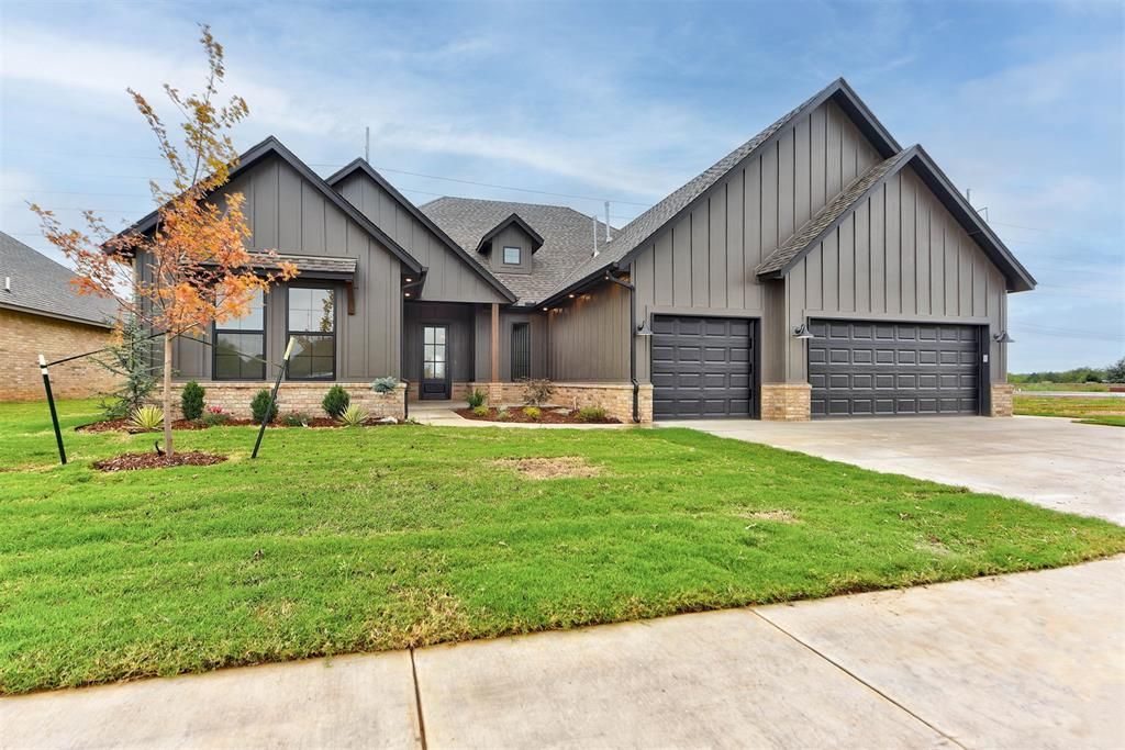 9304 NW 79th Terrace, Yukon, OK 73099