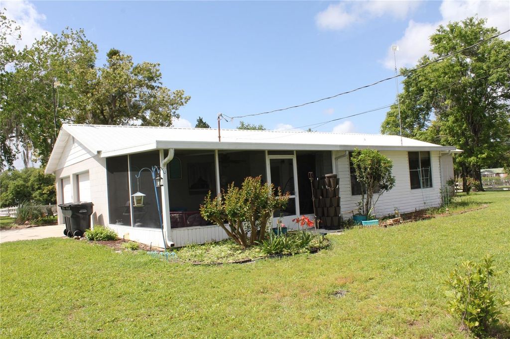 Image 13 of property listing at 8225 WAKEFORD ROAD, Lake Wales, FL 33898