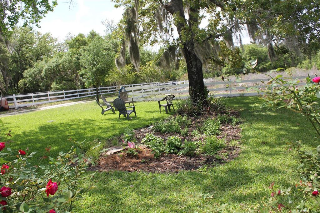Image 18 of property listing at 8225 WAKEFORD ROAD, Lake Wales, FL 33898