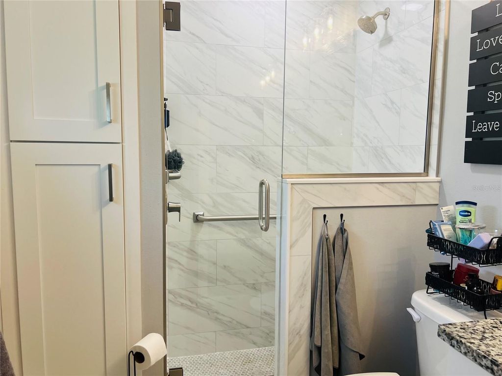 Image 21 of property listing at 8225 WAKEFORD ROAD, Lake Wales, FL 33898