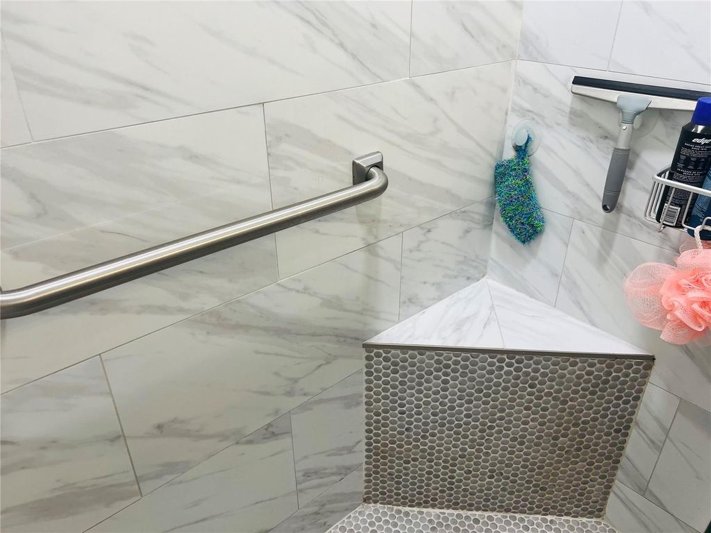 Image 22 of property listing at 8225 WAKEFORD ROAD, Lake Wales, FL 33898