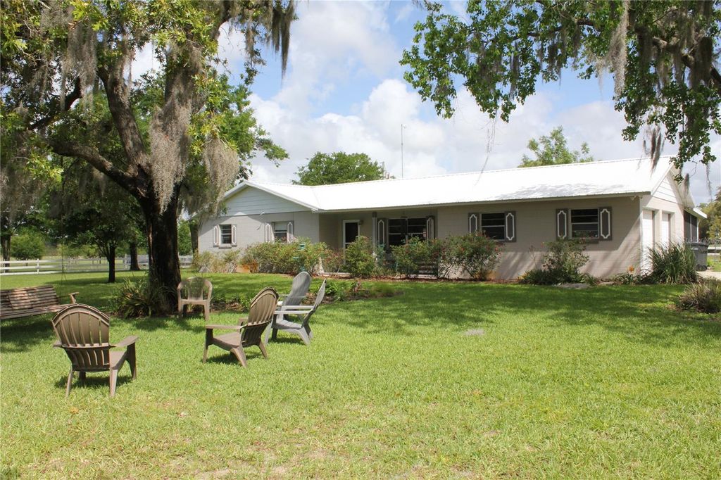 Image 4 of property listing at 8225 WAKEFORD ROAD, Lake Wales, FL 33898