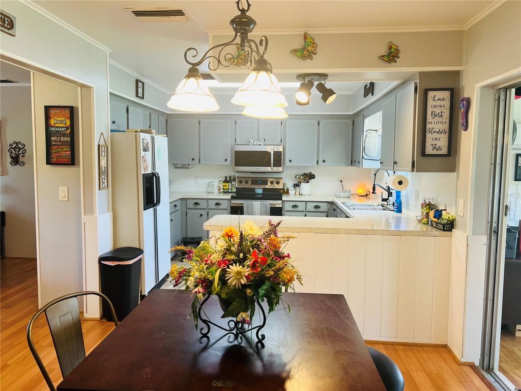 Image 43 of property listing at 8225 WAKEFORD ROAD, Lake Wales, FL 33898