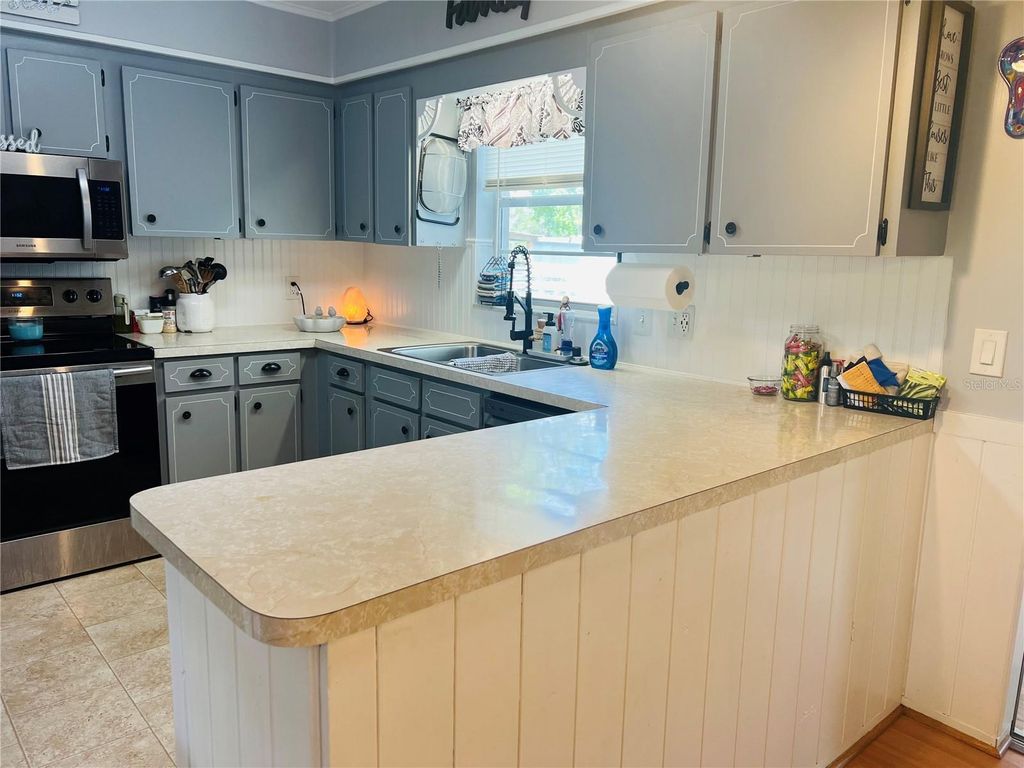 Image 44 of property listing at 8225 WAKEFORD ROAD, Lake Wales, FL 33898