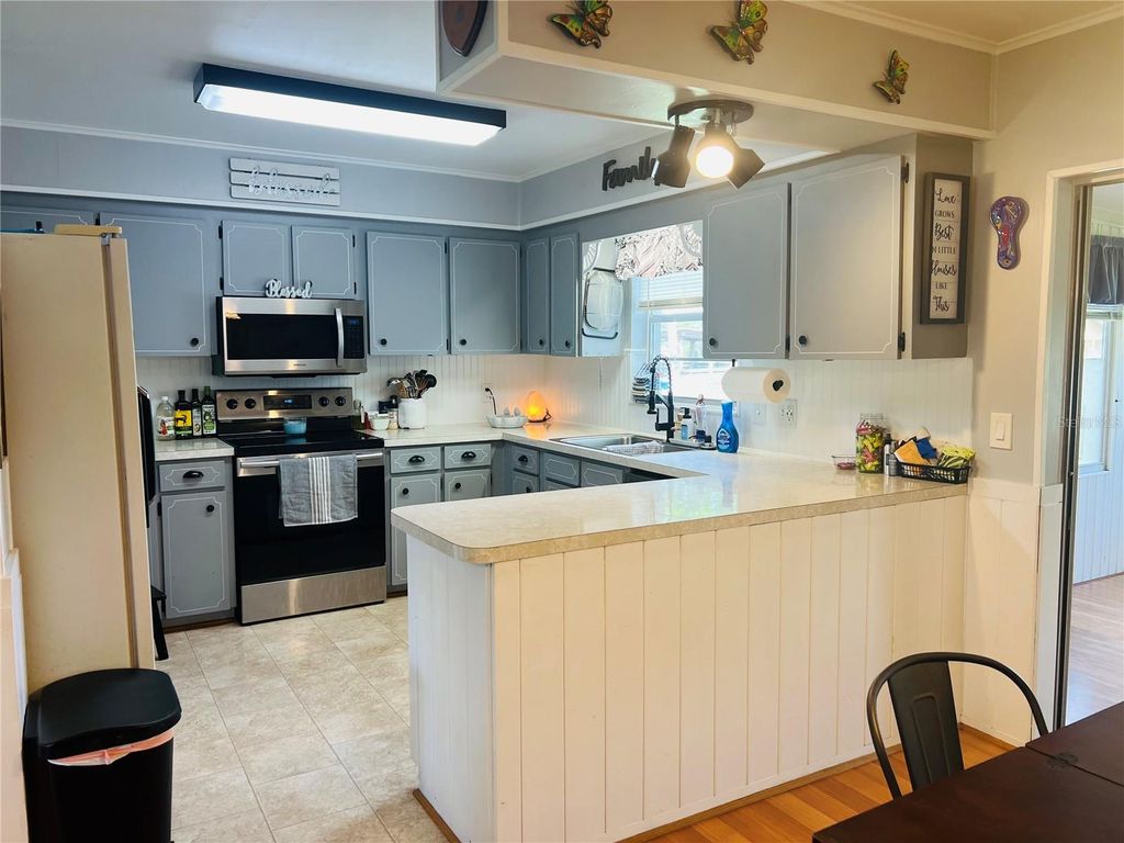 Image 46 of property listing at 8225 WAKEFORD ROAD, Lake Wales, FL 33898