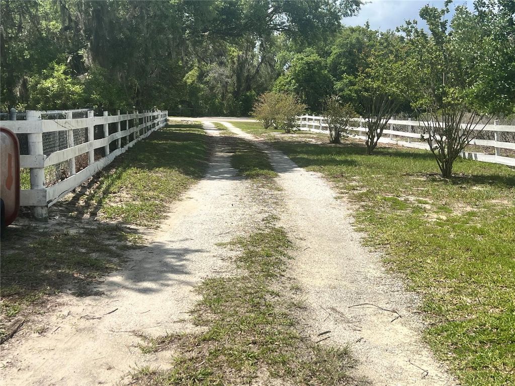 Image 61 of property listing at 8225 WAKEFORD ROAD, Lake Wales, FL 33898