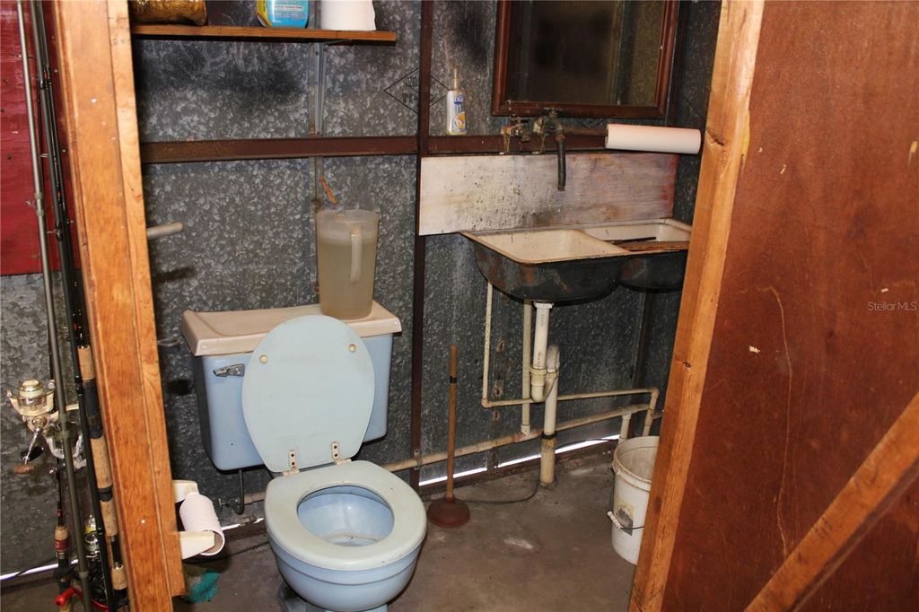 Image 67 of property listing at 8225 WAKEFORD ROAD, Lake Wales, FL 33898