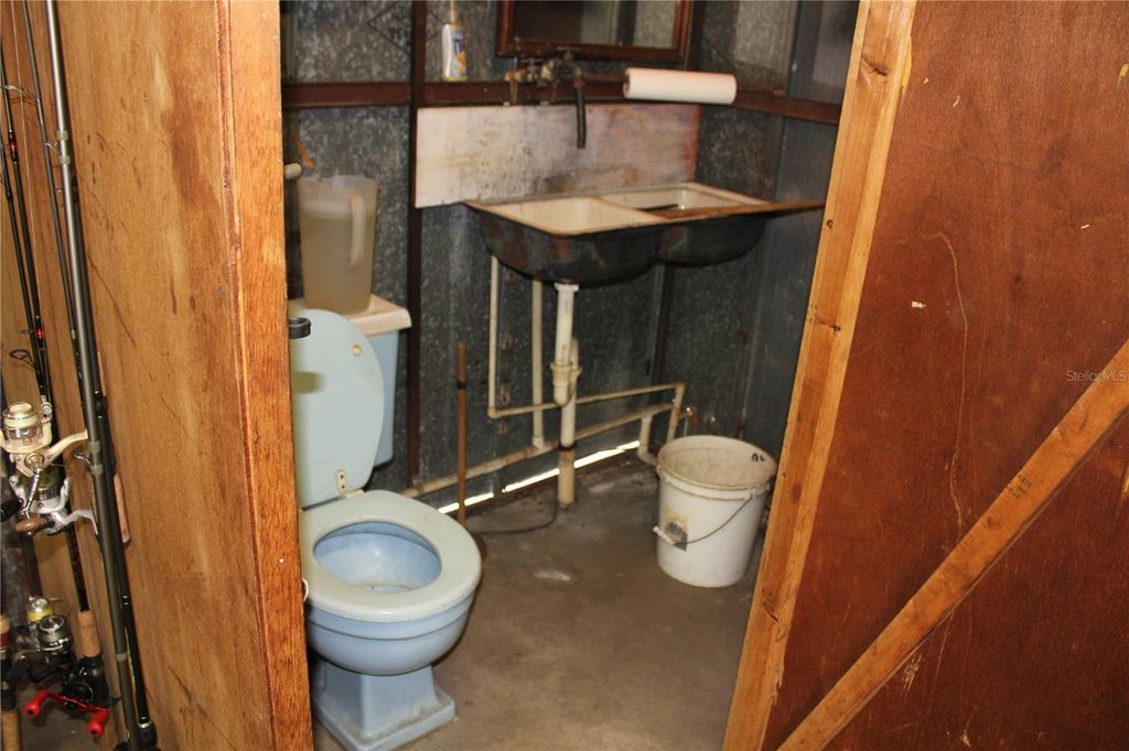 Image 68 of property listing at 8225 WAKEFORD ROAD, Lake Wales, FL 33898