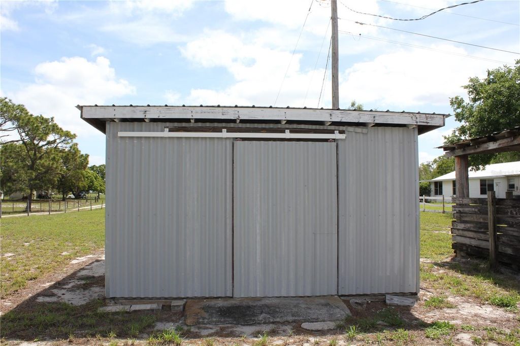 Image 77 of property listing at 8225 WAKEFORD ROAD, Lake Wales, FL 33898