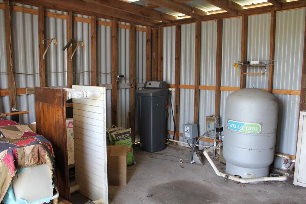 Image 81 of property listing at 8225 WAKEFORD ROAD, Lake Wales, FL 33898