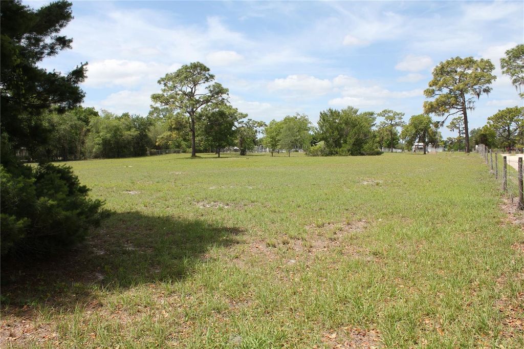 Image 94 of property listing at 8225 WAKEFORD ROAD, Lake Wales, FL 33898
