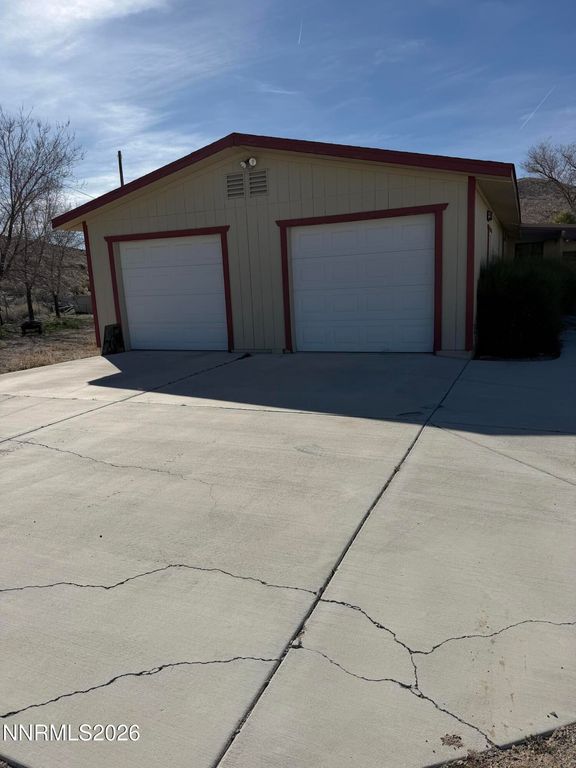 Image 2 of property listing at 6 Ketten Road, Tonopah, NV 89049