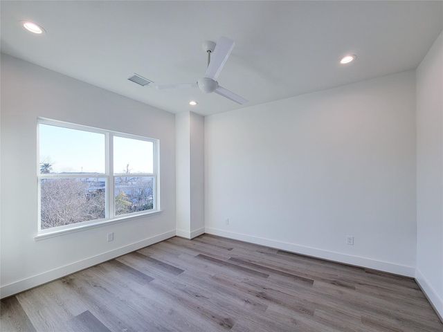 7703 Earl Rudder Way, Houston, TX 77055