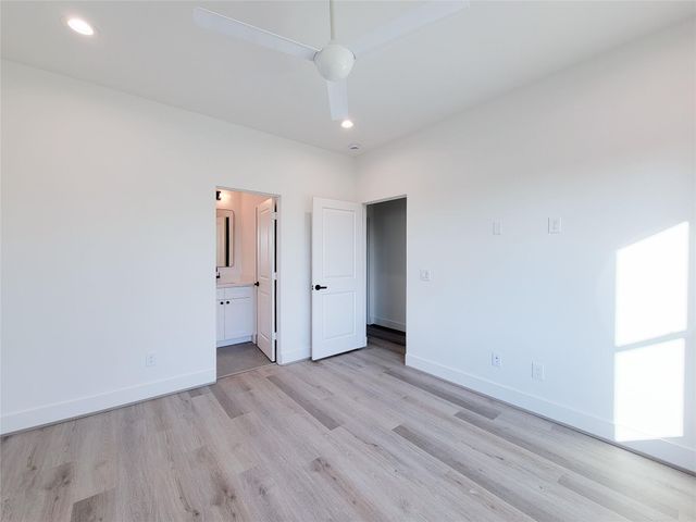 7703 Earl Rudder Way, Houston, TX 77055