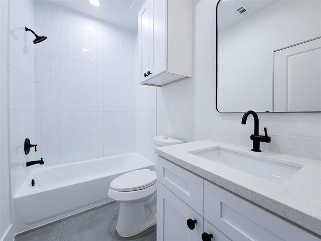 7703 Earl Rudder Way, Houston, TX 77055