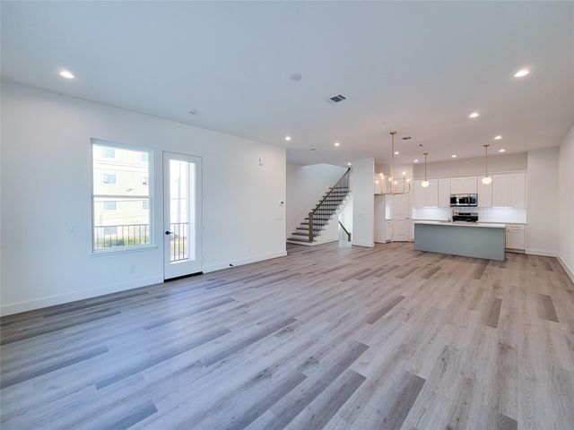 7703 Earl Rudder Way, Houston, TX 77055