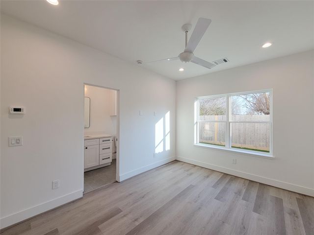 7703 Earl Rudder Way, Houston, TX 77055